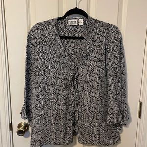 Chicos design, size 2, 100% silk blouse